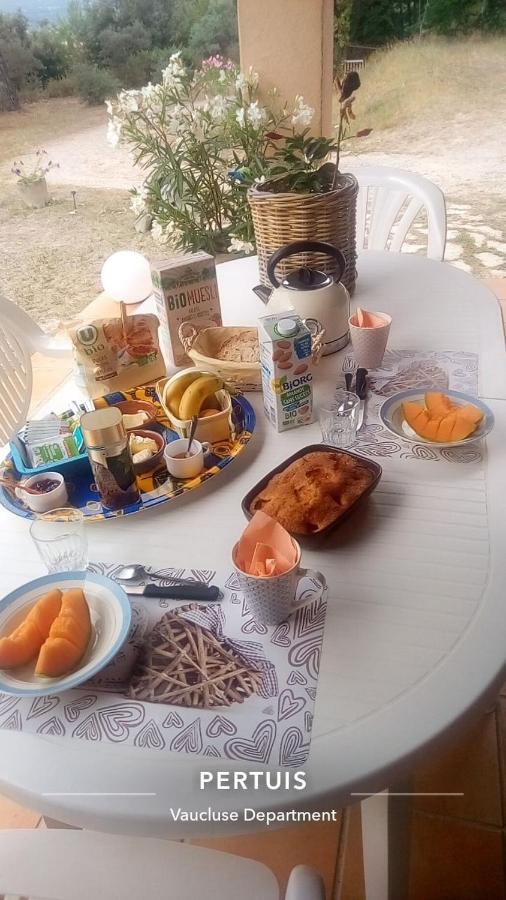 Bed and Breakfast Les Cigales Villelaure Zewnętrze zdjęcie
