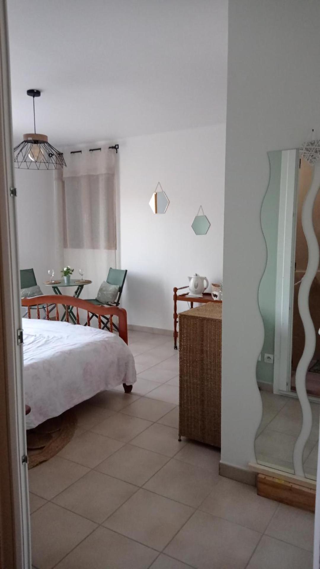 Bed and Breakfast Les Cigales Villelaure Zewnętrze zdjęcie